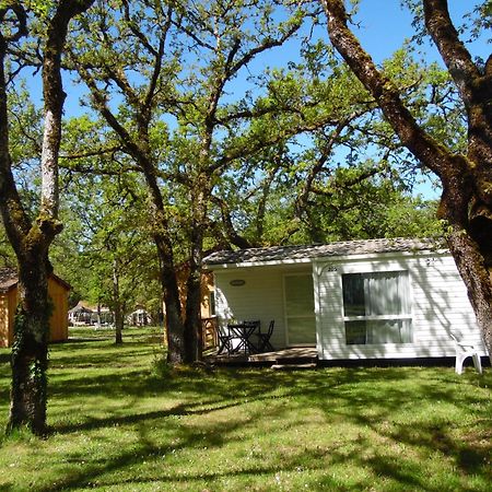 Camping Les Paillotes Payrac Exteriör bild