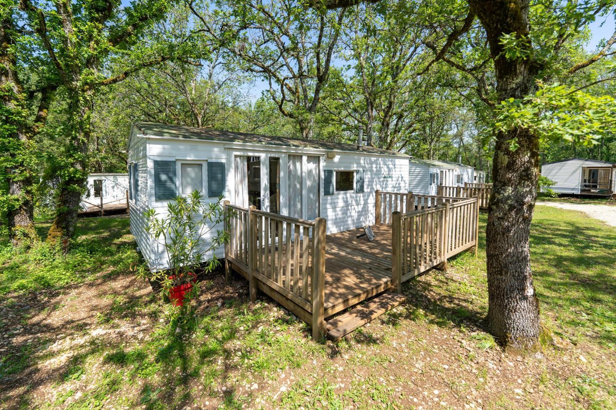 Camping Les Paillotes Payrac Exteriör bild