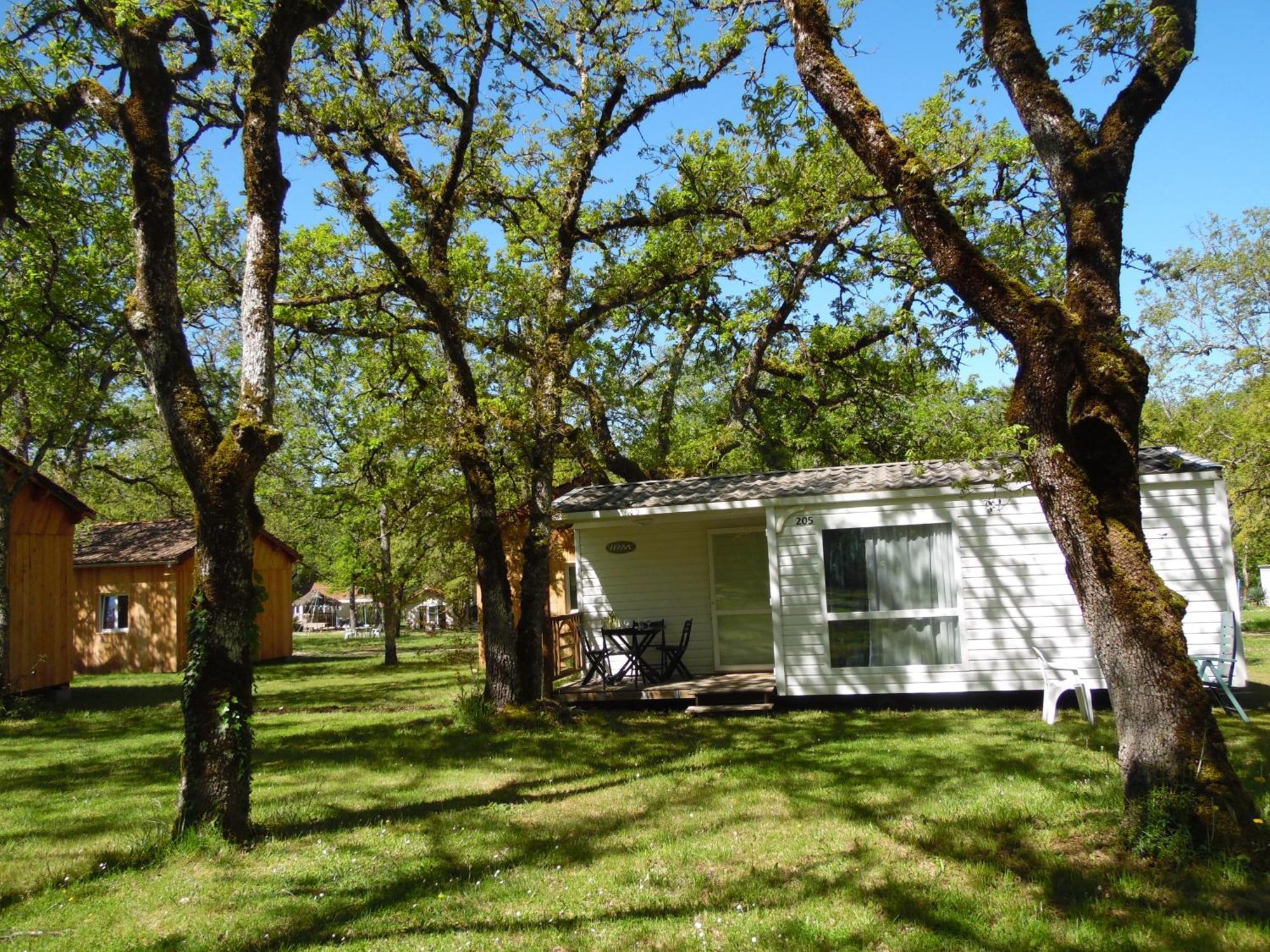 Camping Les Paillotes Payrac Exteriör bild